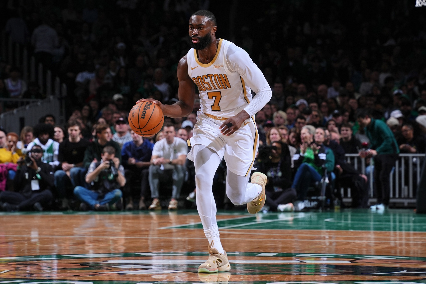 欧冠决赛买球-连续迎射文班！杰伦·布朗打满首节8中5拿到12分2板3助