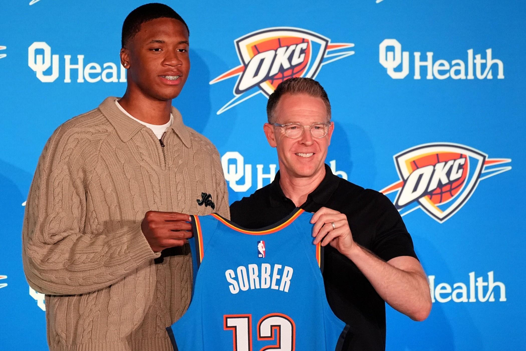 官方：雷霆15号秀托马斯-索伯右膝前十字韧带撕裂，赛季报销