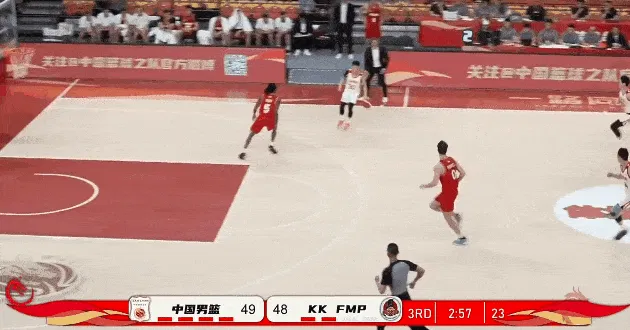 欧冠决赛下注-焦泊乔空切对抗上篮打进得到9分，中国男篮领先至3分